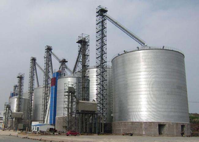 金凤大型钢板库构造参数及水泥储存质量